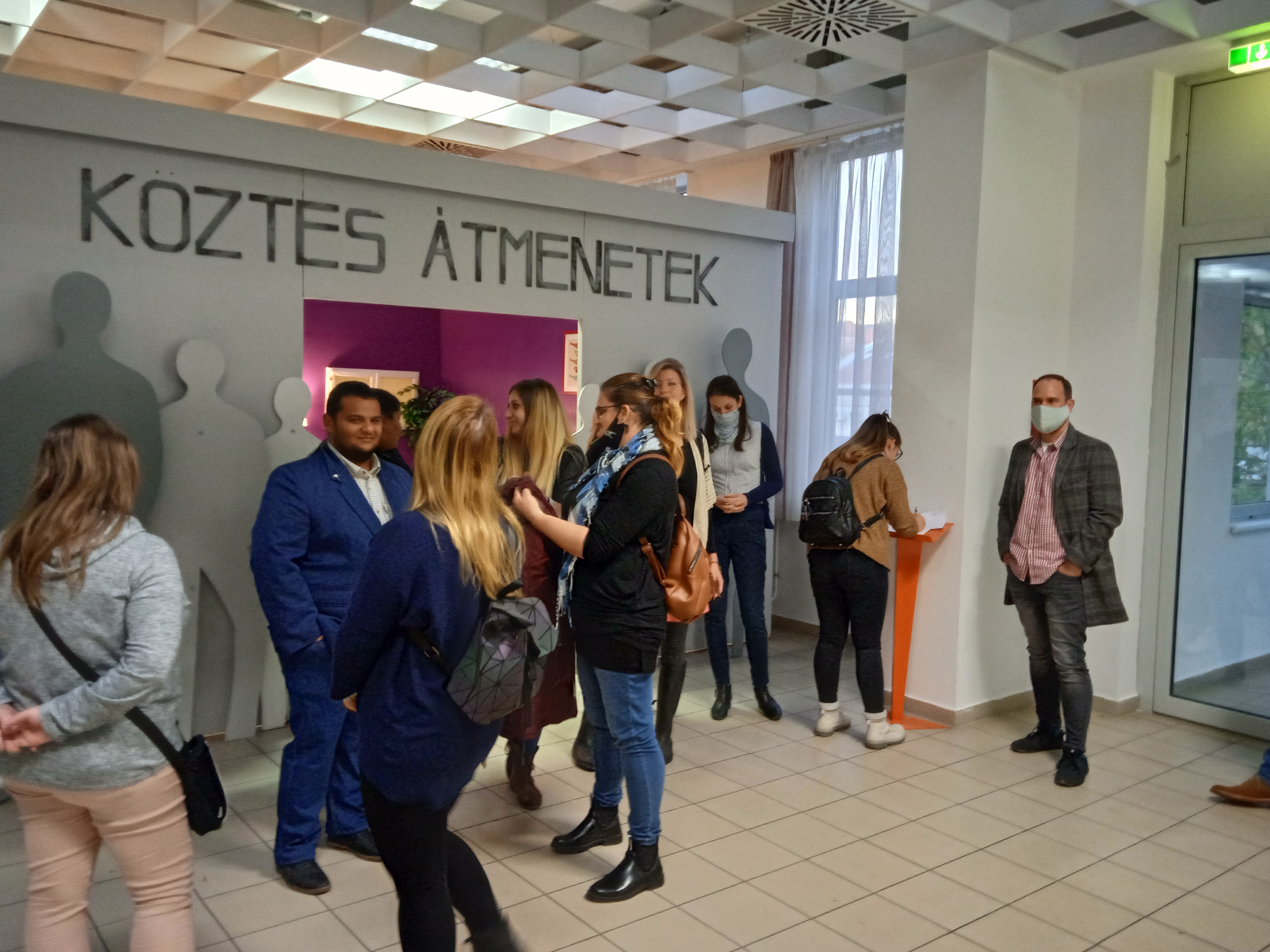 Kiállítás, konferencia és díjátadó ünnepség megrendezése 2